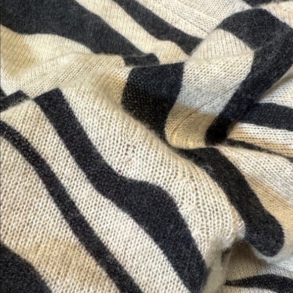 Brochu Walker womens XS tan black zebra print 100% cashmere cardigan sweater - Picture 5 of 6